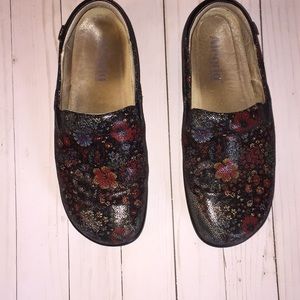 allegro clogs